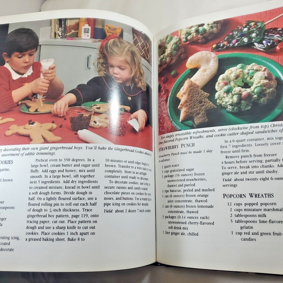 90s Cookbook Creative Christmas Kitchen Leisure Arts Hardcover Crafts Recipes - Picture 8 of 8